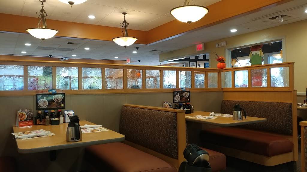 IHOP | restaurant | 7495 Iron Bar Ln, Gainesville, VA 20155, USA | 5712611709 OR +1 571-261-1709