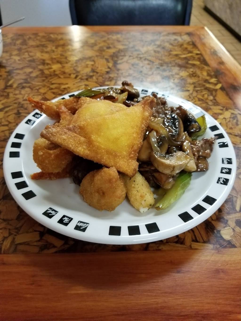 China Inn Buffet | restaurant | 56 E Elm St, Canton, IL 61520, USA | 3096471414 OR +1 309-647-1414