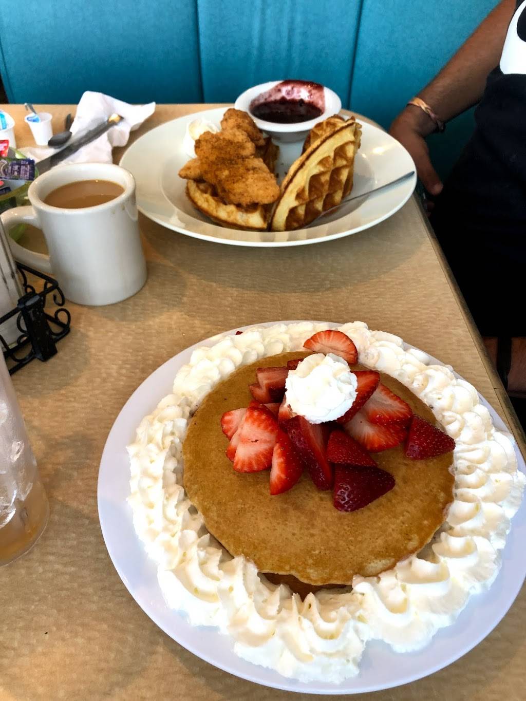 Sandfiddler Cafe | restaurant | 9561 Shore Dr, Norfolk, VA 23518, USA | 7572273484 OR +1 757-227-3484