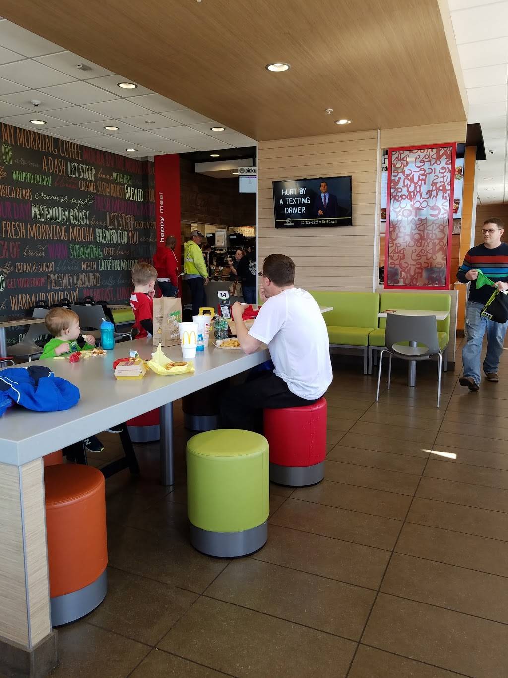 McDonalds | cafe | 13050 Tesson Ferry Rd, St. Louis, MO 63128, USA | 3148437112 OR +1 314-843-7112