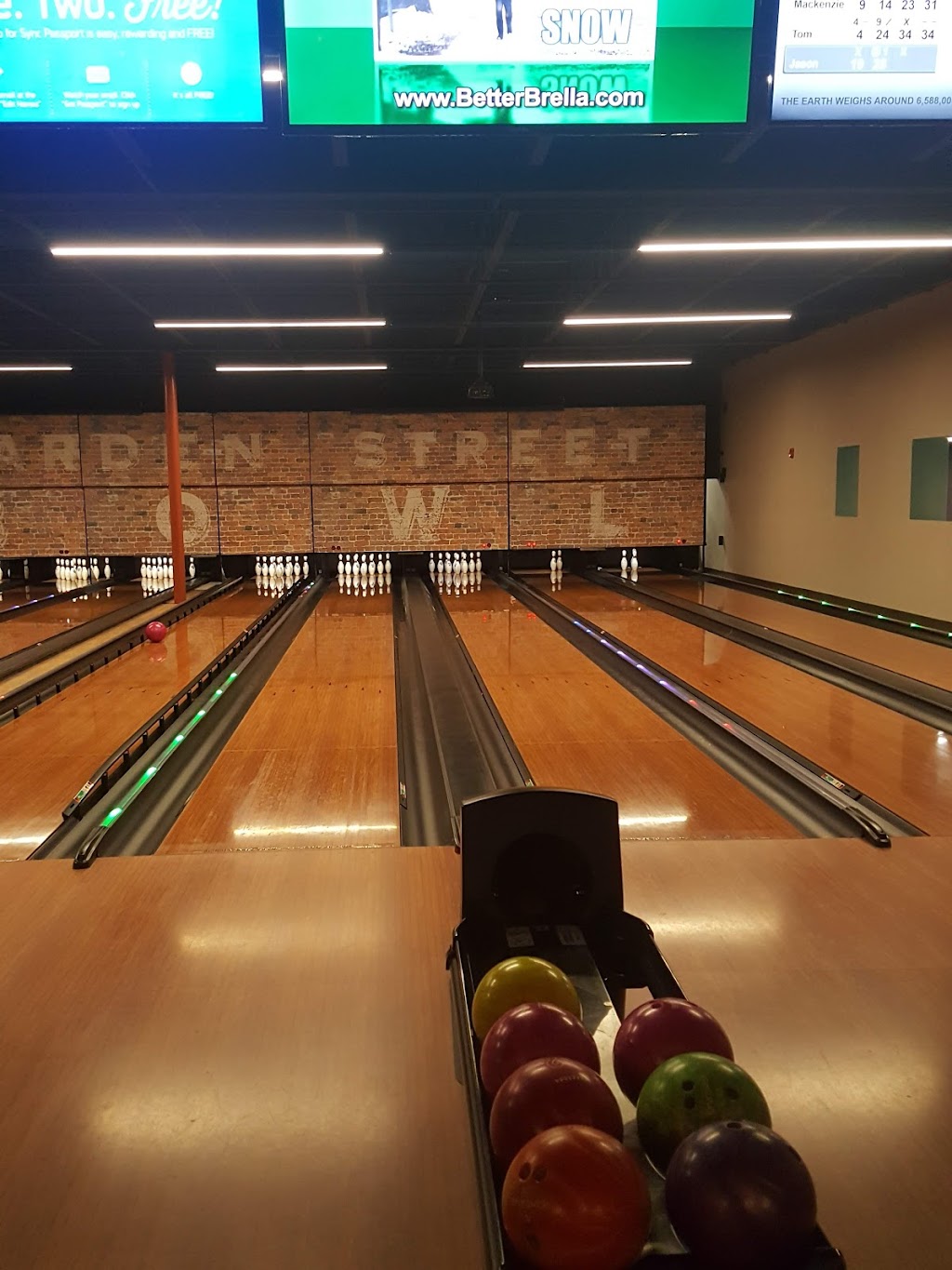 Garden Street Bowl | restaurant | 1 Garden St, Kennebunk, ME 04043, USA | 2076367799 OR +1 207-636-7799