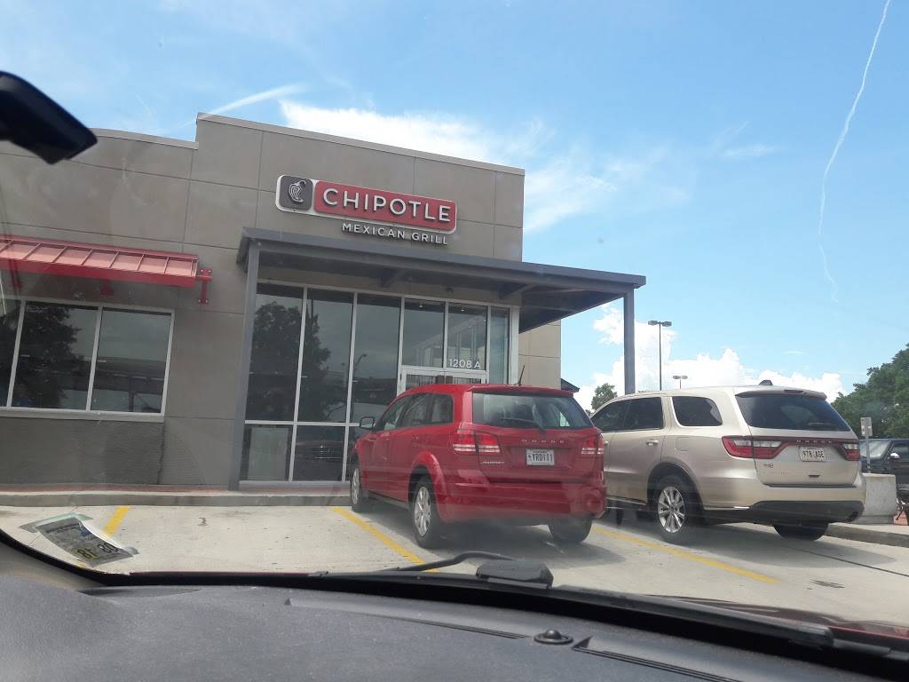 Chipotle Mexican Grill | restaurant | 1208 S Clearview Pkwy Ste A, Harahan, LA 70123, USA | 5042063978 OR +1 504-206-3978