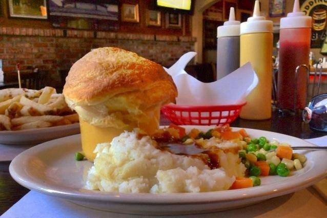 Crown and Anchor | restaurant | 2891 Thousand Oaks Blvd, Thousand Oaks, CA 91362, USA | 8054970070 OR +1 805-497-0070