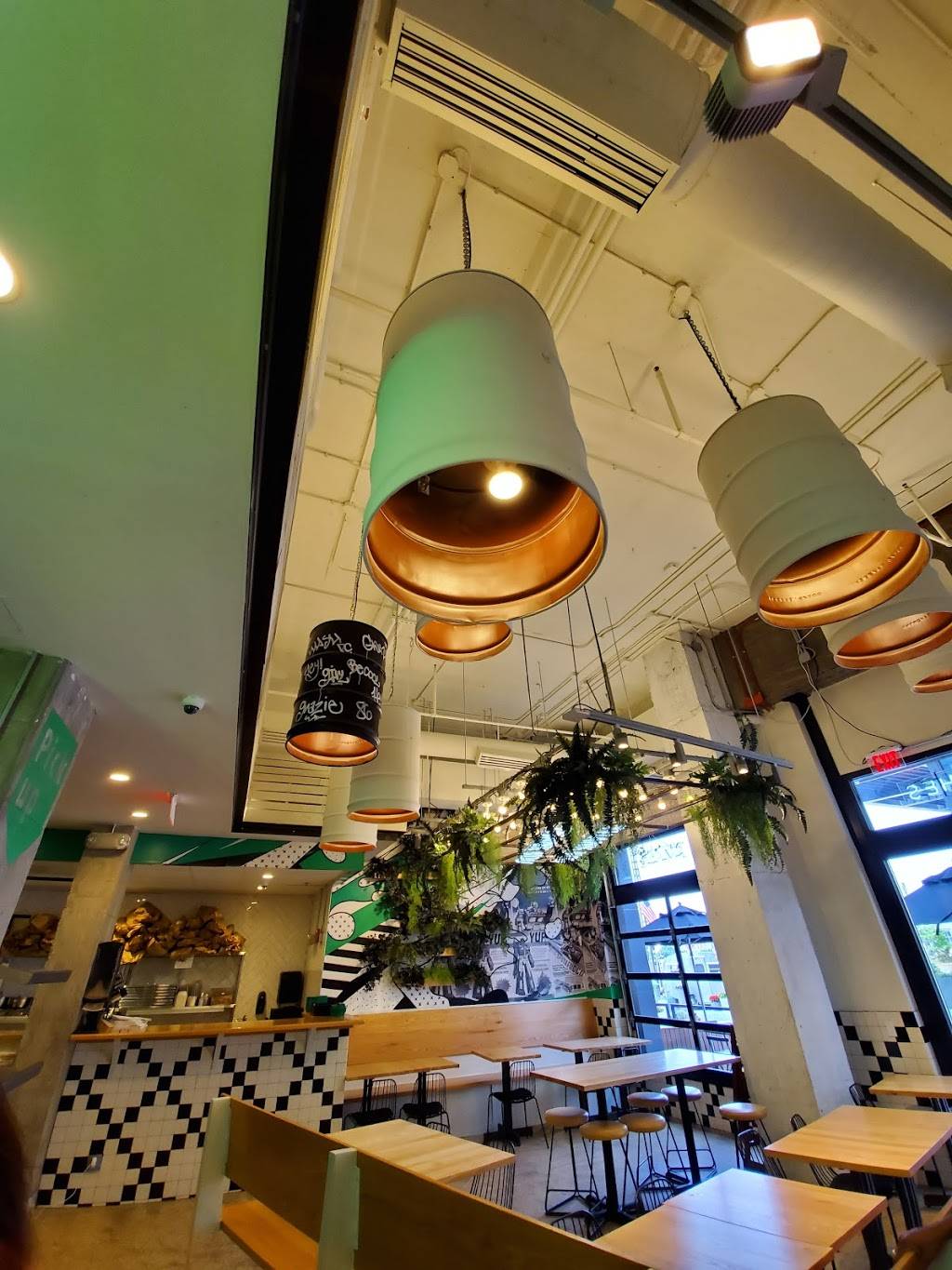 Grazie Grazie | restaurant | 85 District Square SW, Washington, DC 20024, USA | 2022162999 OR +1 202-216-2999