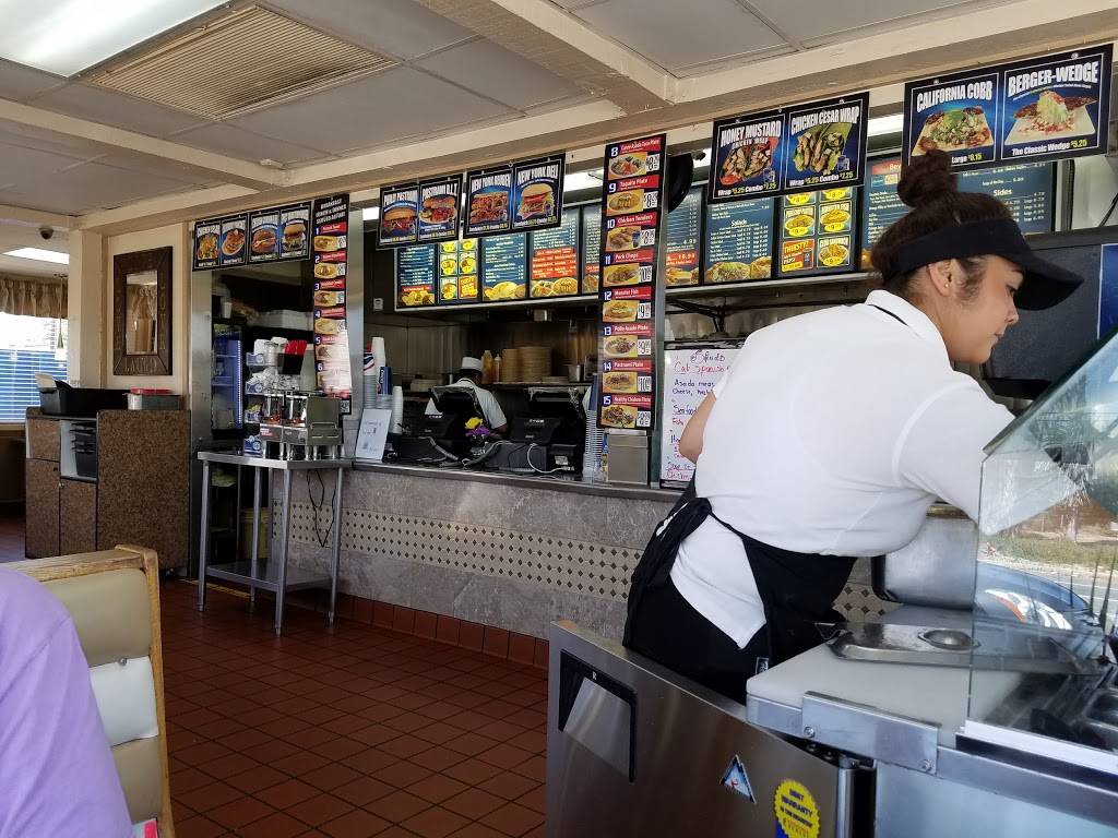 Gus Jr | restaurant | 295 E Redlands Blvd, San Bernardino, CA 92408, USA | 9098258219 OR +1 909-825-8219