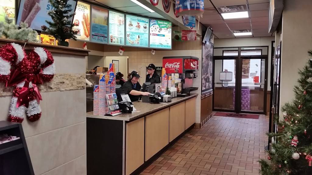 Dairy Queen | restaurant | 913 Charleston Ave, Mattoon, IL 61938, USA | 2172350911 OR +1 217-235-0911
