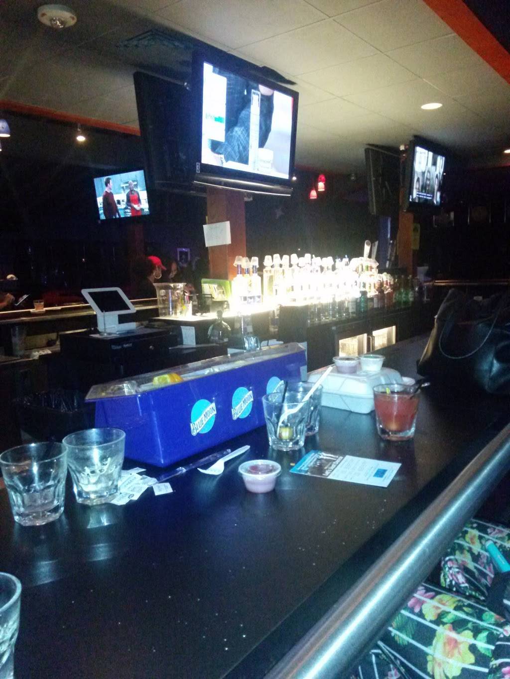 Club Sugarhill | restaurant | 710 S Reynolds Rd, Toledo, OH 43615, USA | 4197203328 OR +1 419-720-3328