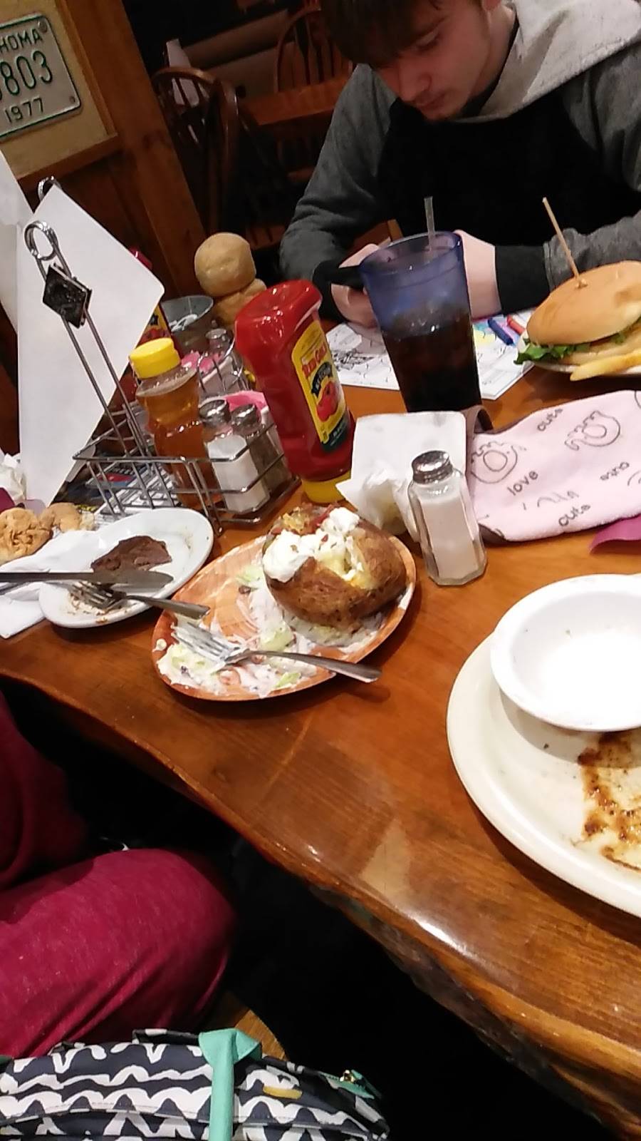 Fall Creek Steak & Catfish House | restaurant | 997 MO-165, Branson, MO 65616, USA | 4173365060 OR +1 417-336-5060