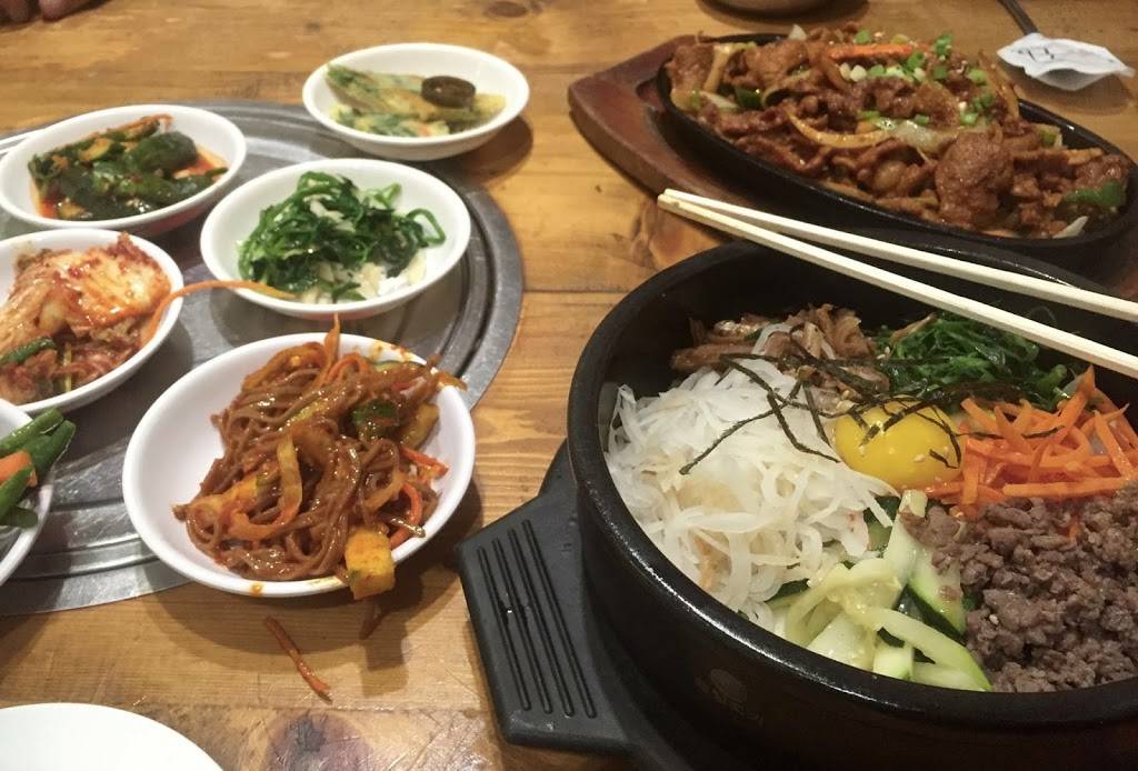 Gah Rham Restaurant | restaurant | 5027 Garrett Ave, Beltsville, MD 20705, USA | 3015954122 OR +1 301-595-4122