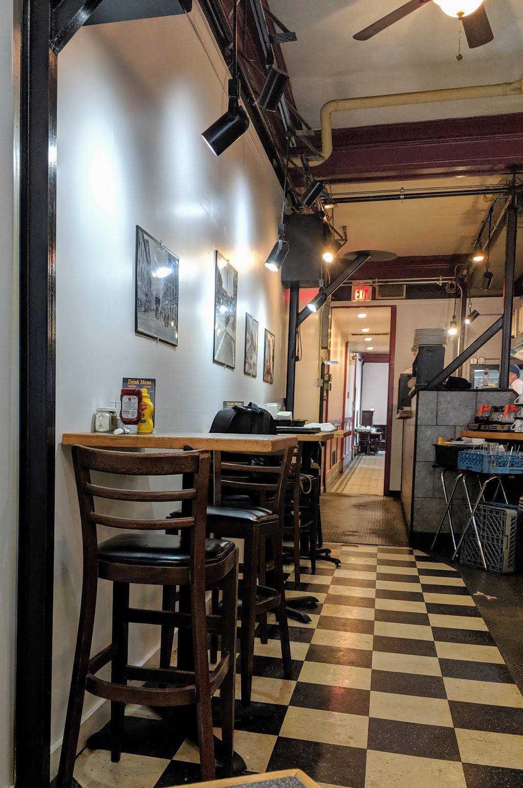 Capitol Restaurant | restaurant | 55 Main St, North Adams, MA 01247, USA | 4136622500 OR +1 413-662-2500