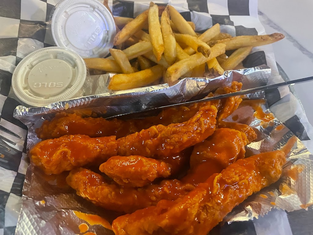 Smokey Rooster bar and grill | restaurant | 6122 Kostoryz Rd, Corpus Christi, TX 78415, USA | 3614149388 OR +1 361-414-9388