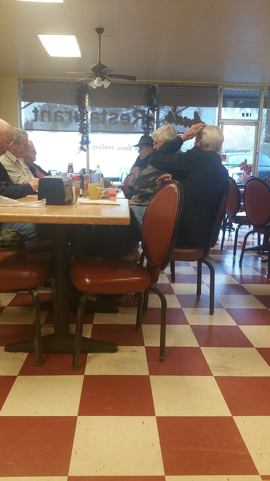 Anns Restaurant | restaurant | 153 Parker Hills Dr, Ozark, AL 36360, USA | 3347740797 OR +1 334-774-0797