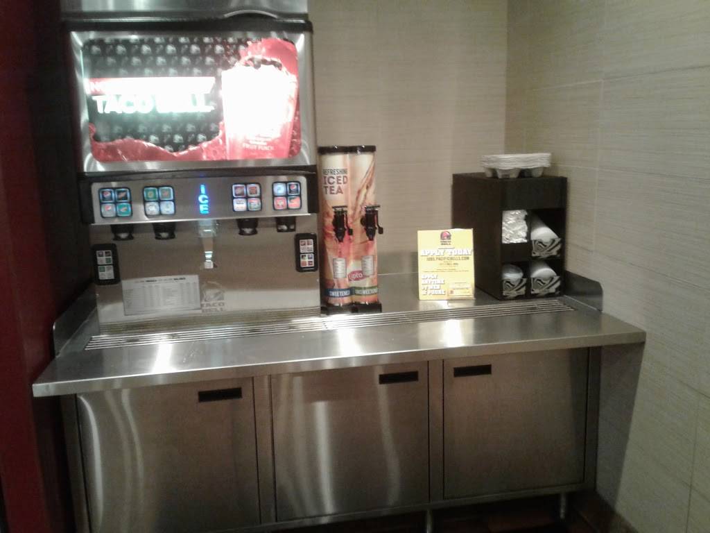 Taco Bell | meal takeaway | 150 W Holt Ave, Milwaukee, WI 53207, USA | 4143836449 OR +1 414-383-6449