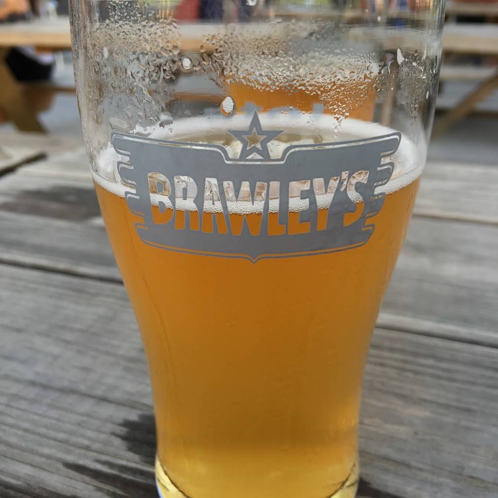 Brawleys Beverage | restaurant | 4620 Park Rd, Charlotte, NC 28209, USA | 7045211300 OR +1 704-521-1300