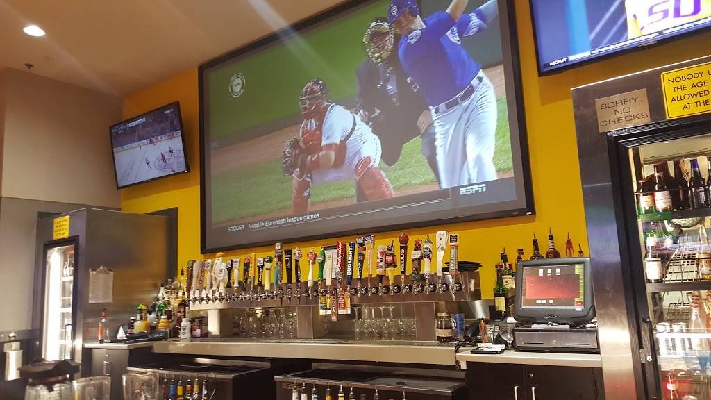 Buffalo Wild Wings | meal takeaway | 2500 Corridor Way Suite 1, Coralville, IA 52241, USA | 3193389464 OR +1 319-338-9464