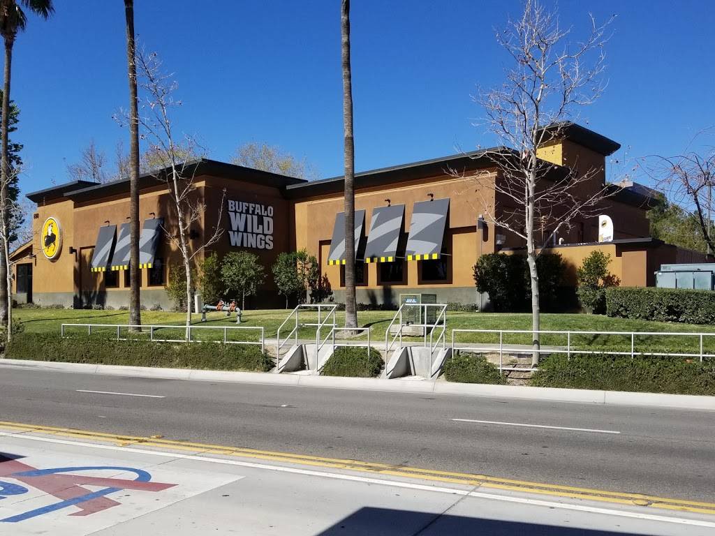 Buffalo Wild Wings | restaurant | 690 E Hospitality Ln, San Bernardino, CA 92408, USA | 9093807692 OR +1 909-380-7692