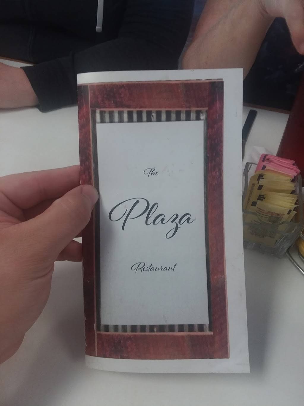 Plaza Restaurant | restaurant | 706 1/2, W Main St, Benton, IL 62812, USA | 6184397050 OR +1 618-439-7050