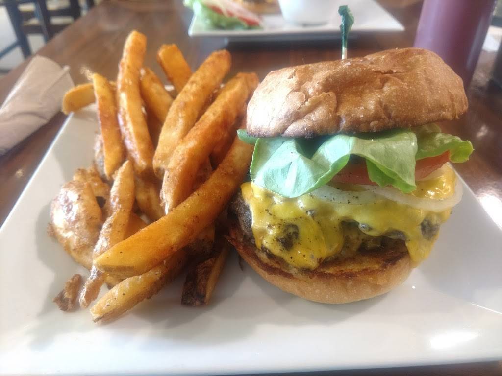 Bettys Eatery | restaurant | 915 Houston Northcutt Blvd, Mt Pleasant, SC 29464, USA | 8436549596 OR +1 843-654-9596