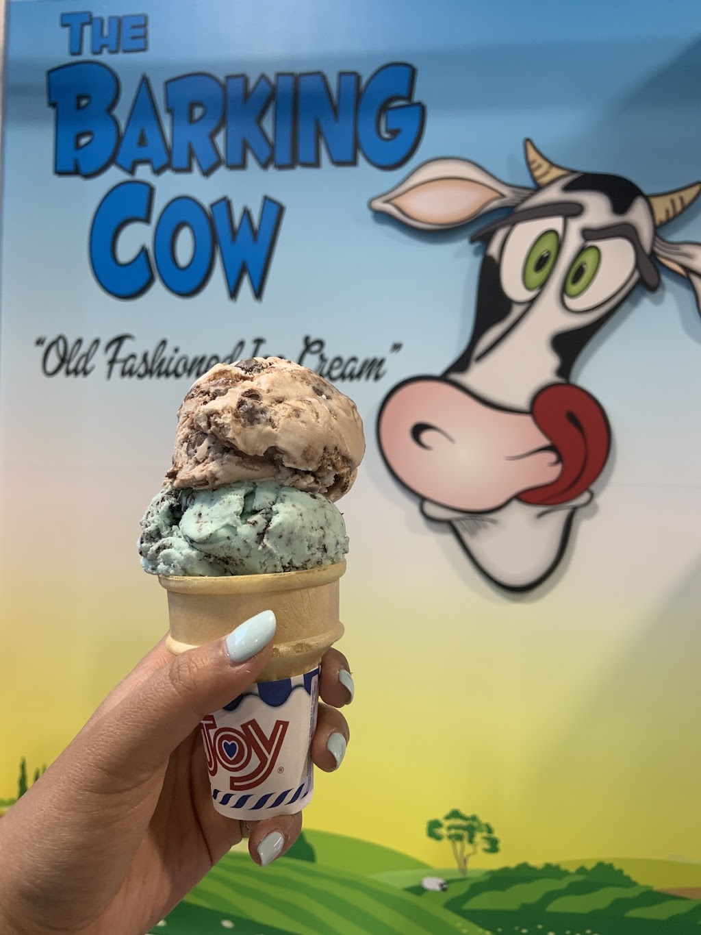 The Barking Cow of Muncie | restaurant | 118 S Walnut St, Muncie, IN 47305, USA | 7658968508 OR +1 765-896-8508