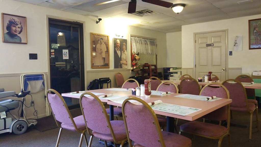 Sylvester & Tweeties | restaurant | 8800 Roberts Hollow Rd, Elizabeth, PA 15037, USA | 4123840800 OR +1 412-384-0800