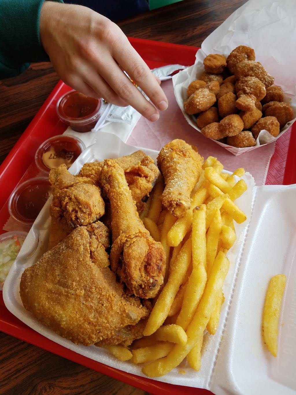 Moes Fish Chicken & Grill | restaurant | 2384 Sheridan Rd, Zion, IL 60099, USA | 2247897488 OR +1 224-789-7488