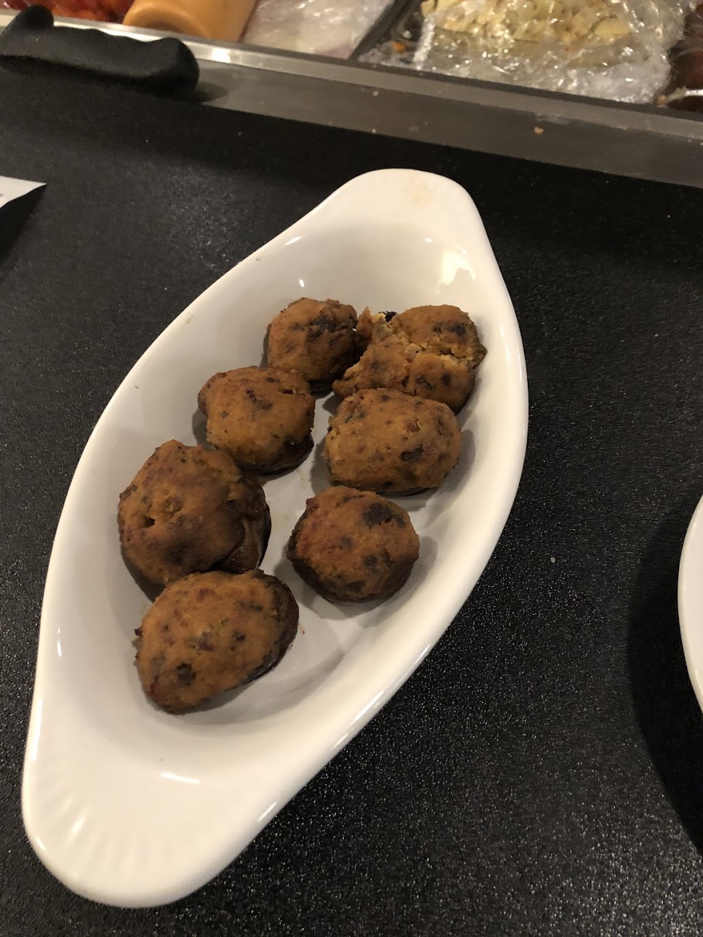 R. Urban Wine Bar & Cafe | restaurant | 4738 Main St, Lisle, IL 60532, USA | 6305419766 OR +1 630-541-9766