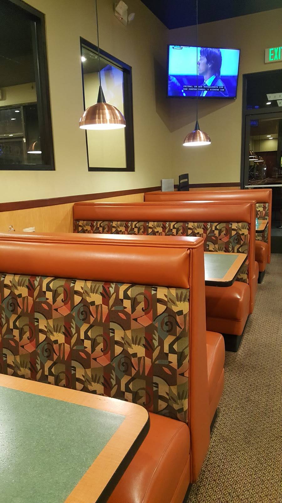 Round Table Pizza | meal delivery | 24703 Amador St, Hayward, CA 94544, USA | 5107835300 OR +1 510-783-5300