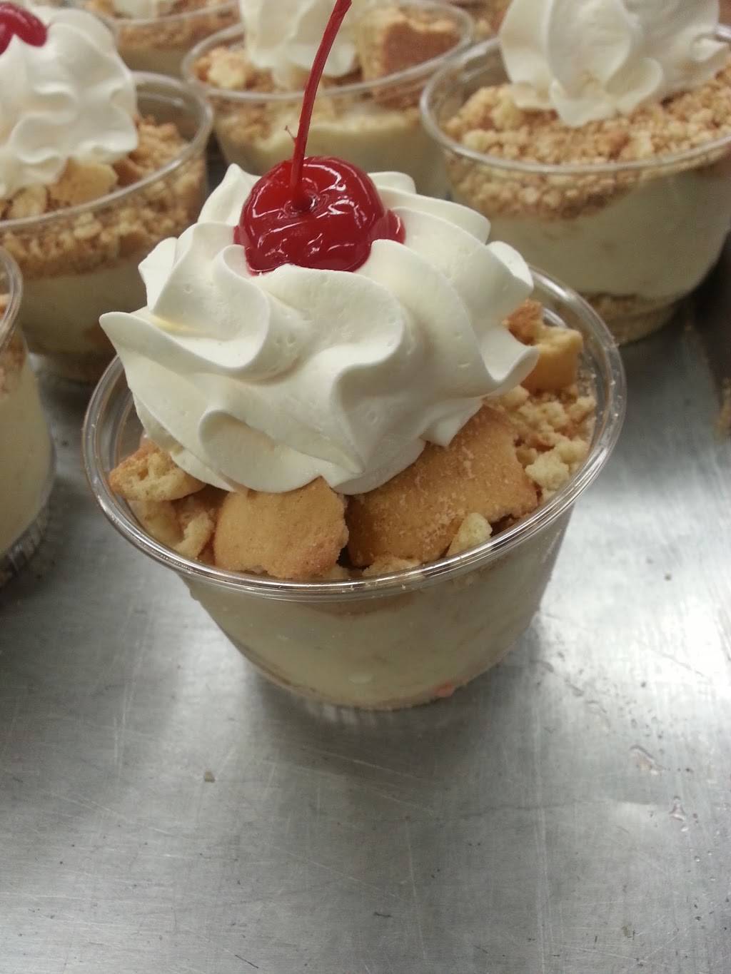 Evelyns Food Love | cafe | 5522 S State St, Chicago, IL 60621, USA | 8728185557 OR +1 872-818-5557