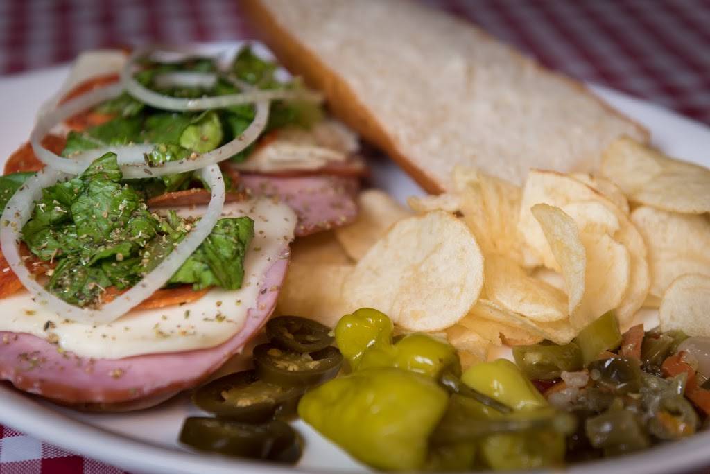 Adamos Italian Restaurant | restaurant | 3264 Rider Trail S, Earth City, MO 63045, USA | 3142913555 OR +1 314-291-3555