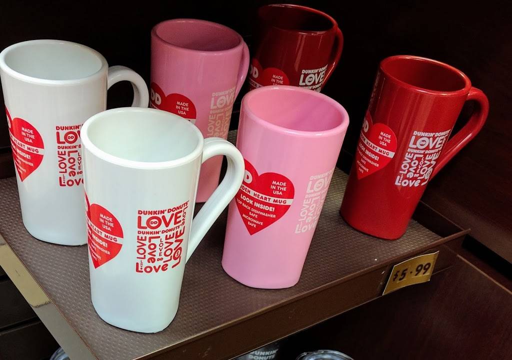 Dunkin | cafe | 812 E Chicago St, Elgin, IL 60120, USA | 8478417411 OR +1 847-841-7411