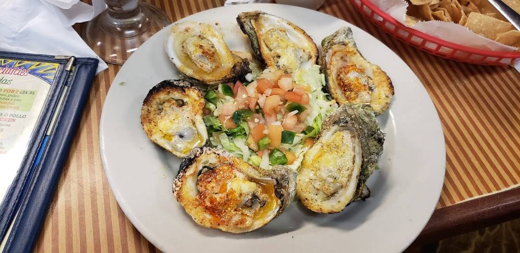 Ostioneria Michoacan | restaurant | 11402 N Fwy Service Rd, Houston, TX 77060, USA | 2819993995 OR +1 281-999-3995