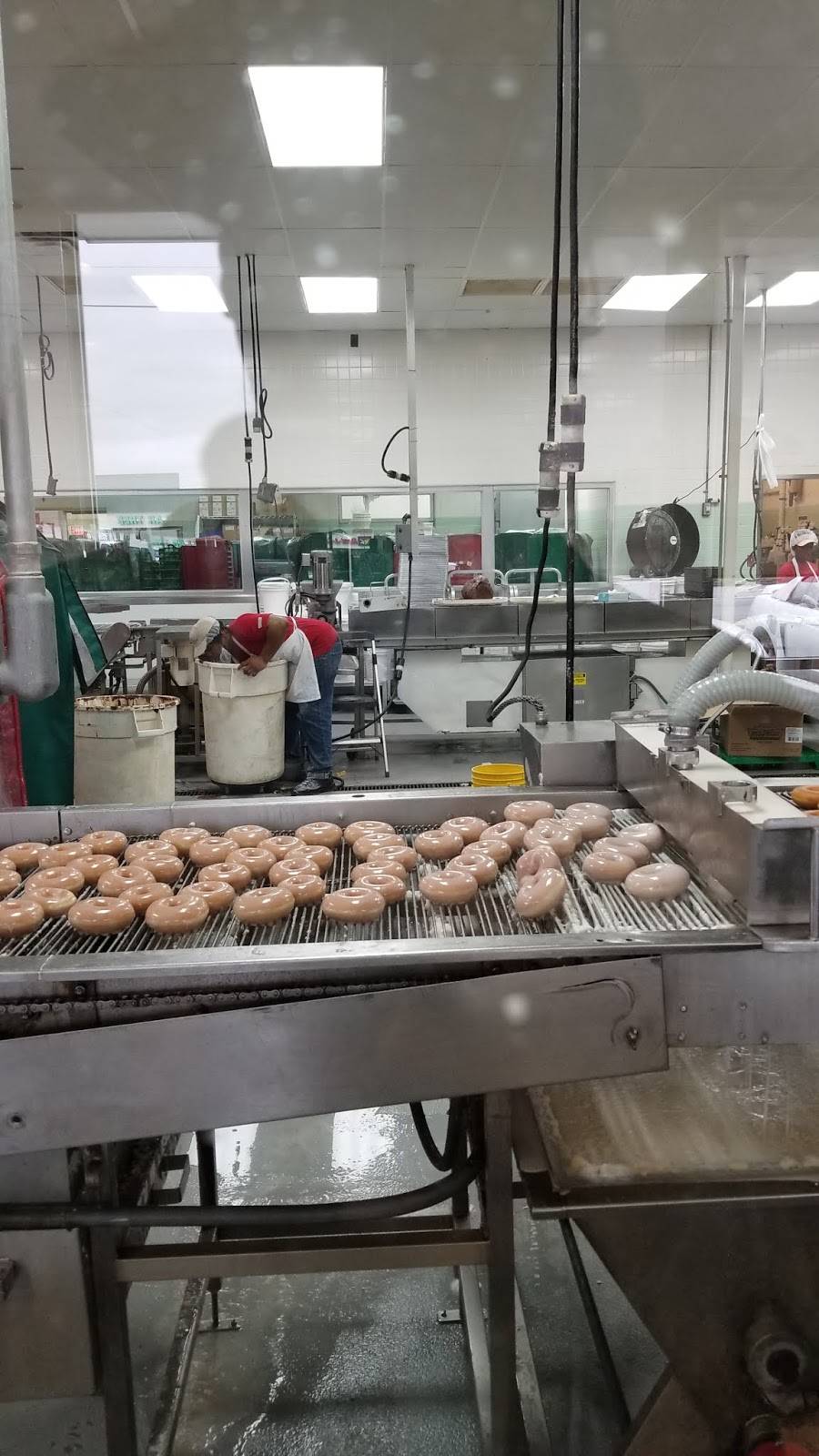 Krispy Kreme | bakery | 3920 7th Street Rd, Louisville, KY 40216, USA | 5024487616 OR +1 502-448-7616