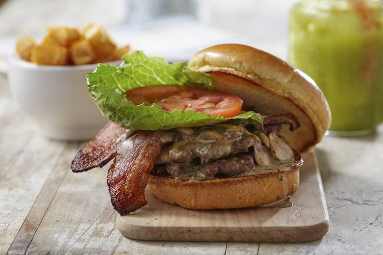 Another Broken Egg Cafe | cafe | 2230 3rd St S, Jacksonville Beach, FL 32250, USA | 9043729582 OR +1 904-372-9582