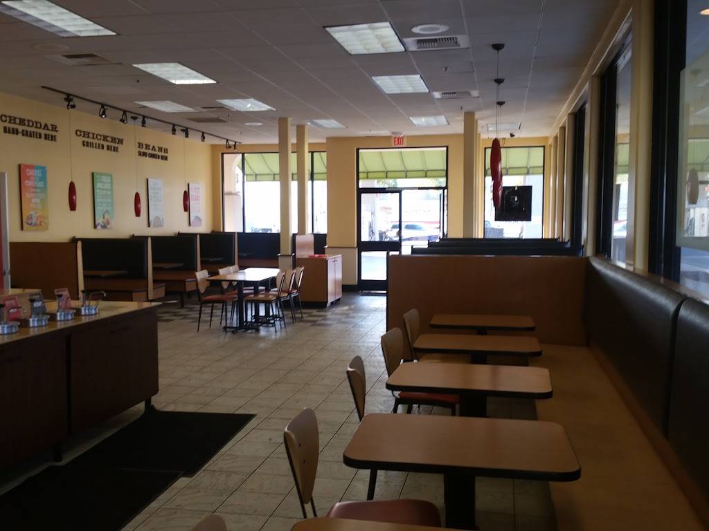 Del Taco | meal takeaway | 55 E Hallock Dr, Santa Paula, CA 93060, USA | 8055254444 OR +1 805-525-4444