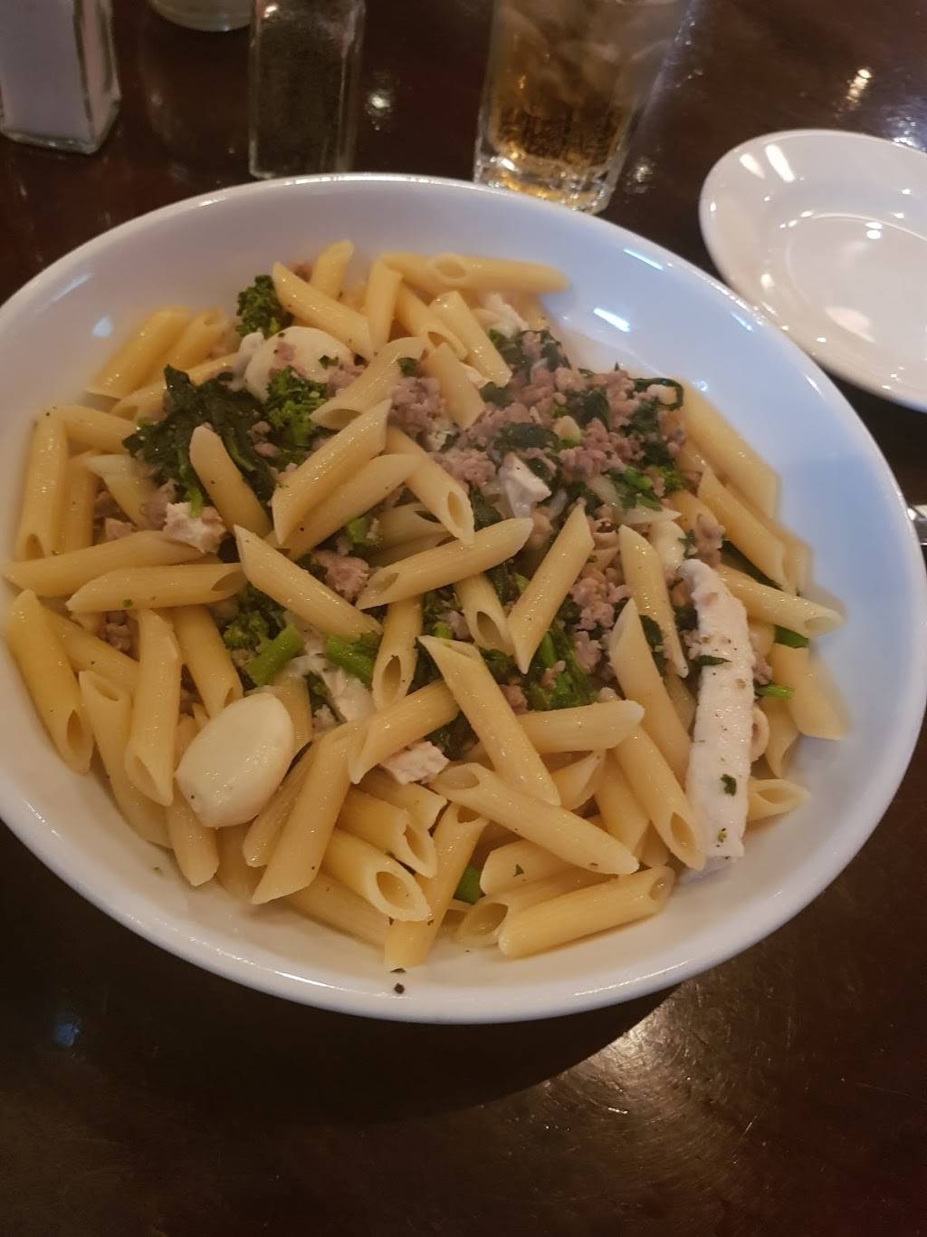 Vazzys Cucina | restaurant | 706 Bridgeport Ave, Shelton, CT 06484, USA | 2039447337 OR +1 203-944-7337