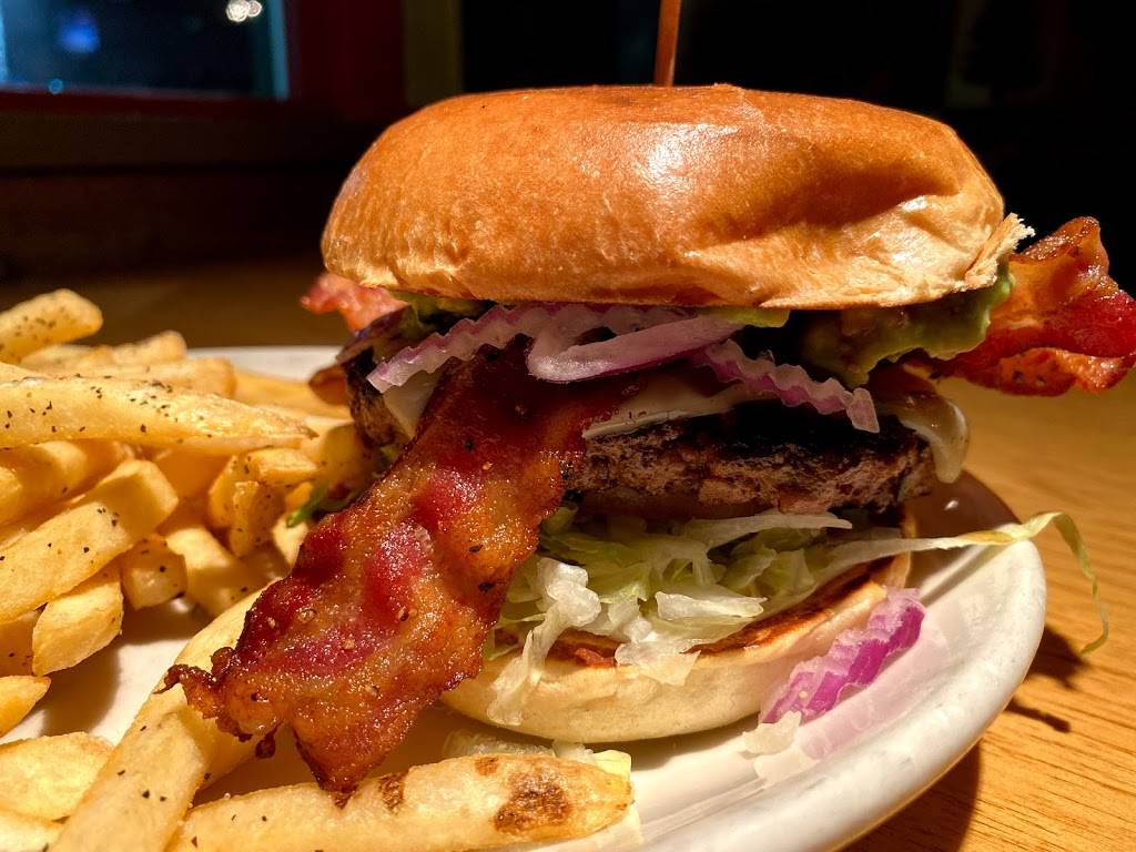 Twin Peaks | restaurant | 299 E Flatiron Crossing Dr, Broomfield, CO 80021, USA | 3034693825 OR +1 303-469-3825