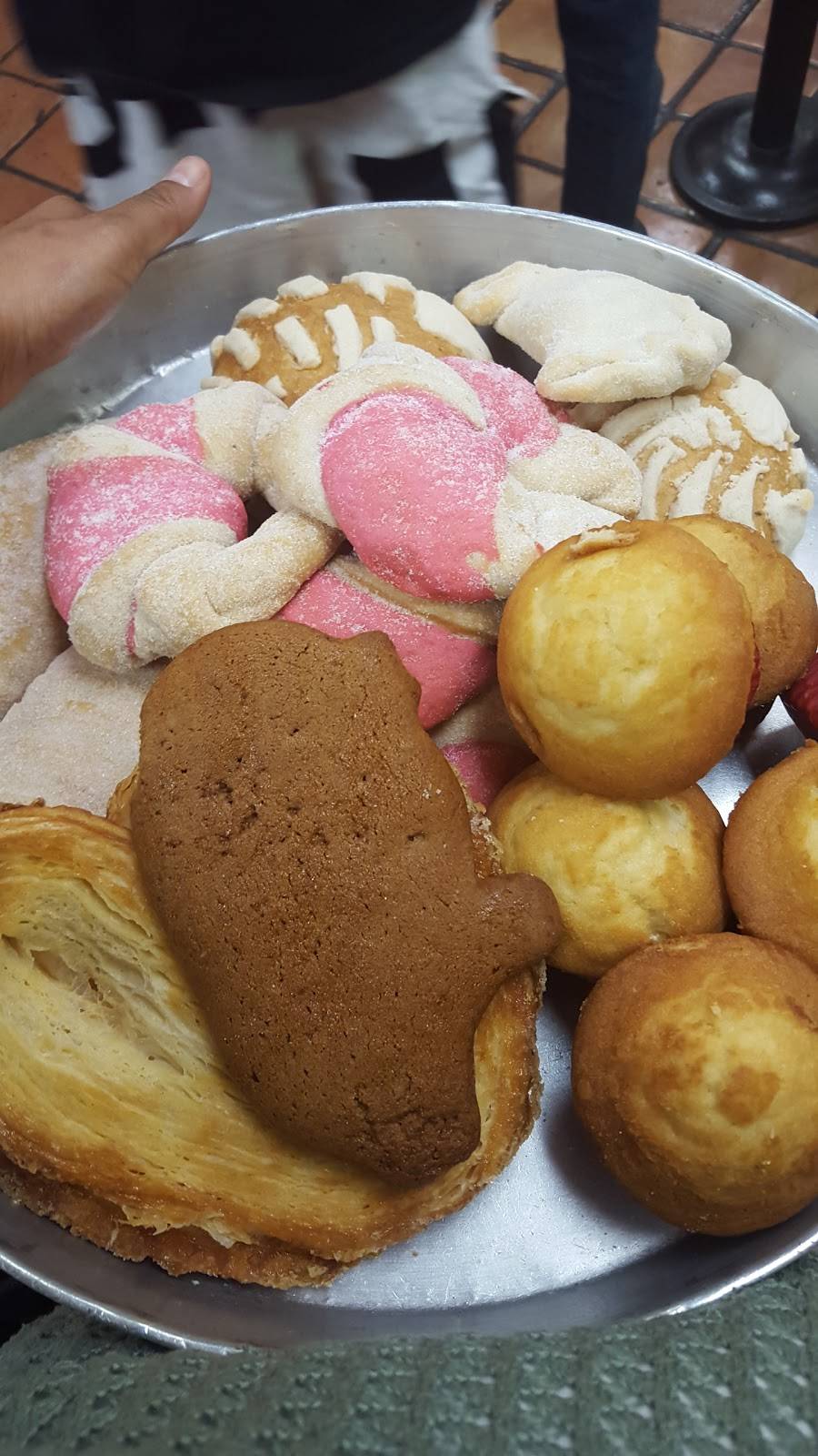 El Gallo Giro | restaurant | 1442 S Bristol St # 1A, Santa Ana, CA 92704, USA | 7145492011 OR +1 714-549-2011