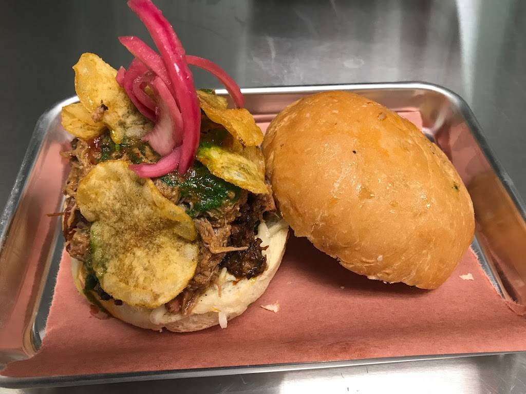 Smoke & Donuts BBQ | restaurant | 2545 Coolidge Ave, Orlando, FL 32804, USA | 3213527070 OR +1 321-352-7070