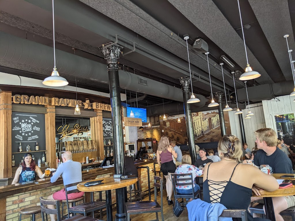Grand Rapids Brewing Company | restaurant | 1 Ionia Ave SW, Grand Rapids, MI 49503, USA | 6164587000 OR +1 616-458-7000