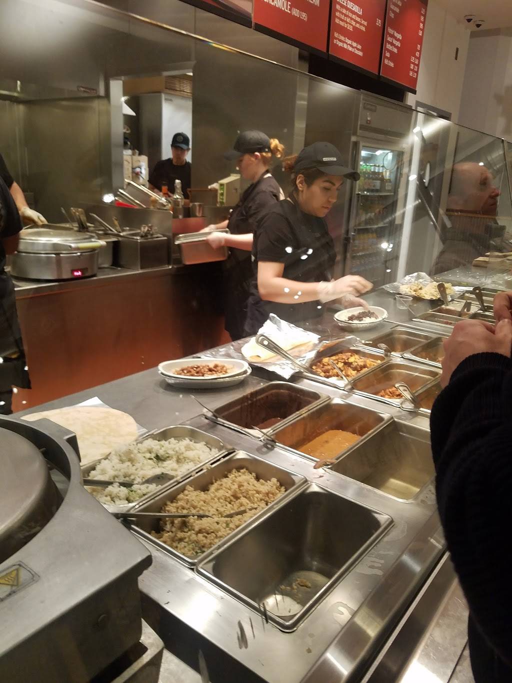 Chipotle Mexican Grill | restaurant | 20505 Rand Rd Ste 400, Kildeer, IL 60047, USA | 8474383835 OR +1 847-438-3835