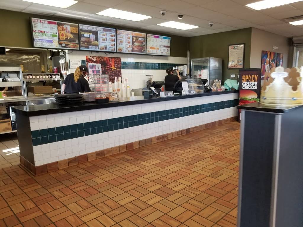 Burger King | restaurant | 611 N Frontage Rd, Wisconsin Dells, WI 53965, USA | 6082535141 OR +1 608-253-5141