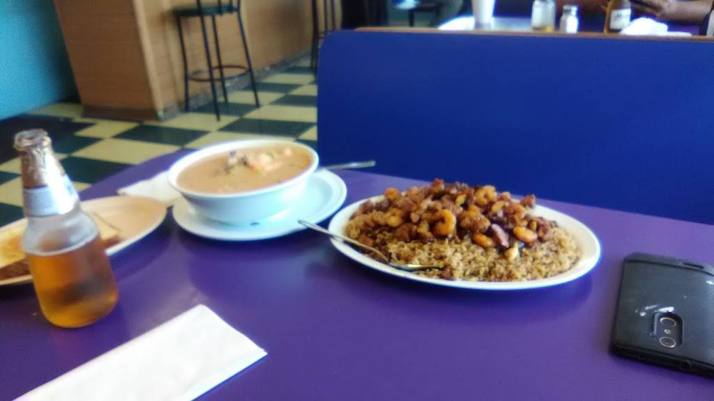 The King Seafood | restaurant | 5400, 3873 Mangum Rd, Houston, TX 77092, USA | 7136801864 OR +1 713-680-1864