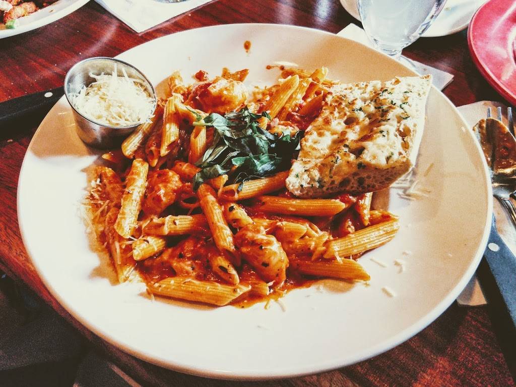 The Red Parrot Restaurant | restaurant | 348 Thames St, Newport, RI 02840, USA | 4018473800 OR +1 401-847-3800