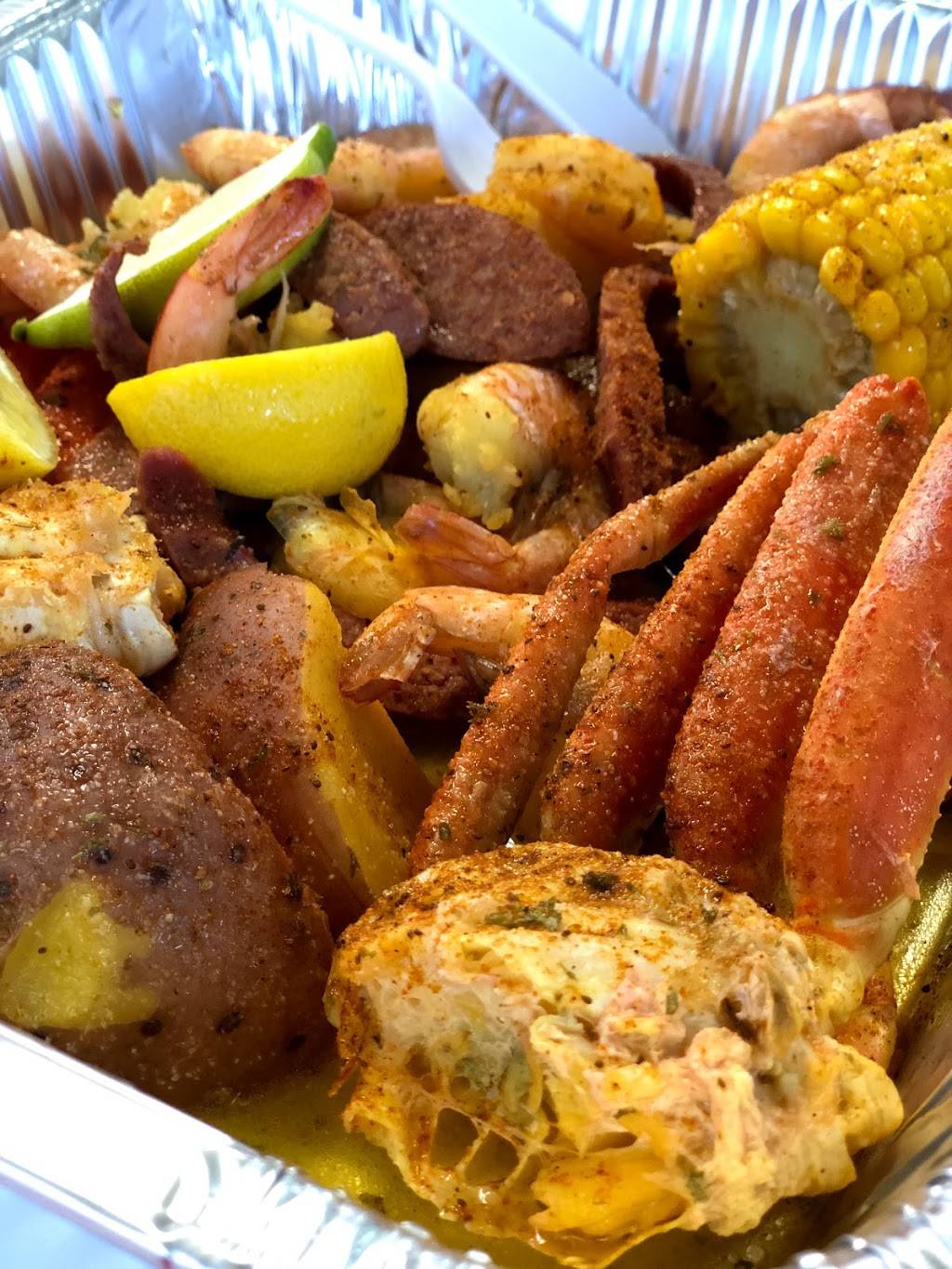 Gyro city & seafood | restaurant | 4319 66th St N, Kenneth City, FL 33709, USA | 7275440444 OR +1 727-544-0444