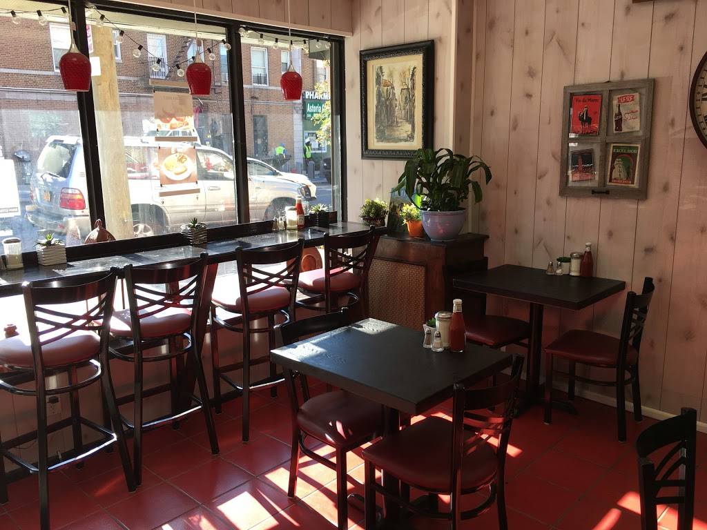 Merzouka Cafe | restaurant | 29-14 Crescent St, Astoria, NY 11102, USA | 7182556369 OR +1 718-255-6369