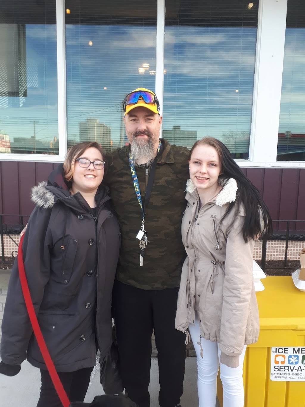 Cosmos Tavern | restaurant | 181 Capel St, Sarnia, ON N7T 6T3, Canada | 5193445225 OR +1 519-344-5225