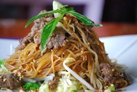 Iyara Thai Cuisine | restaurant | 16421 Cleveland St, Redmond, WA 98052, USA | 4258853043 OR +1 425-885-3043