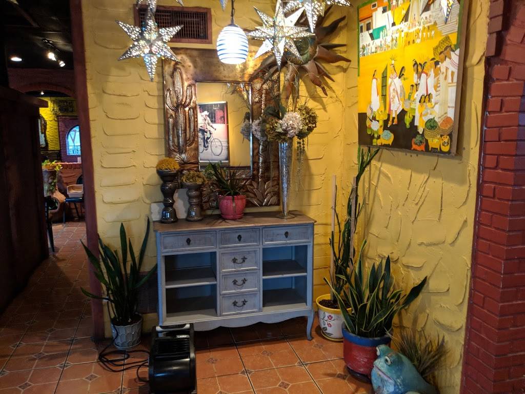 Mayas Mexican Restaurant | restaurant | 940 S Westwood Blvd, Poplar Bluff, MO 63901, USA | 5737857966 OR +1 573-785-7966