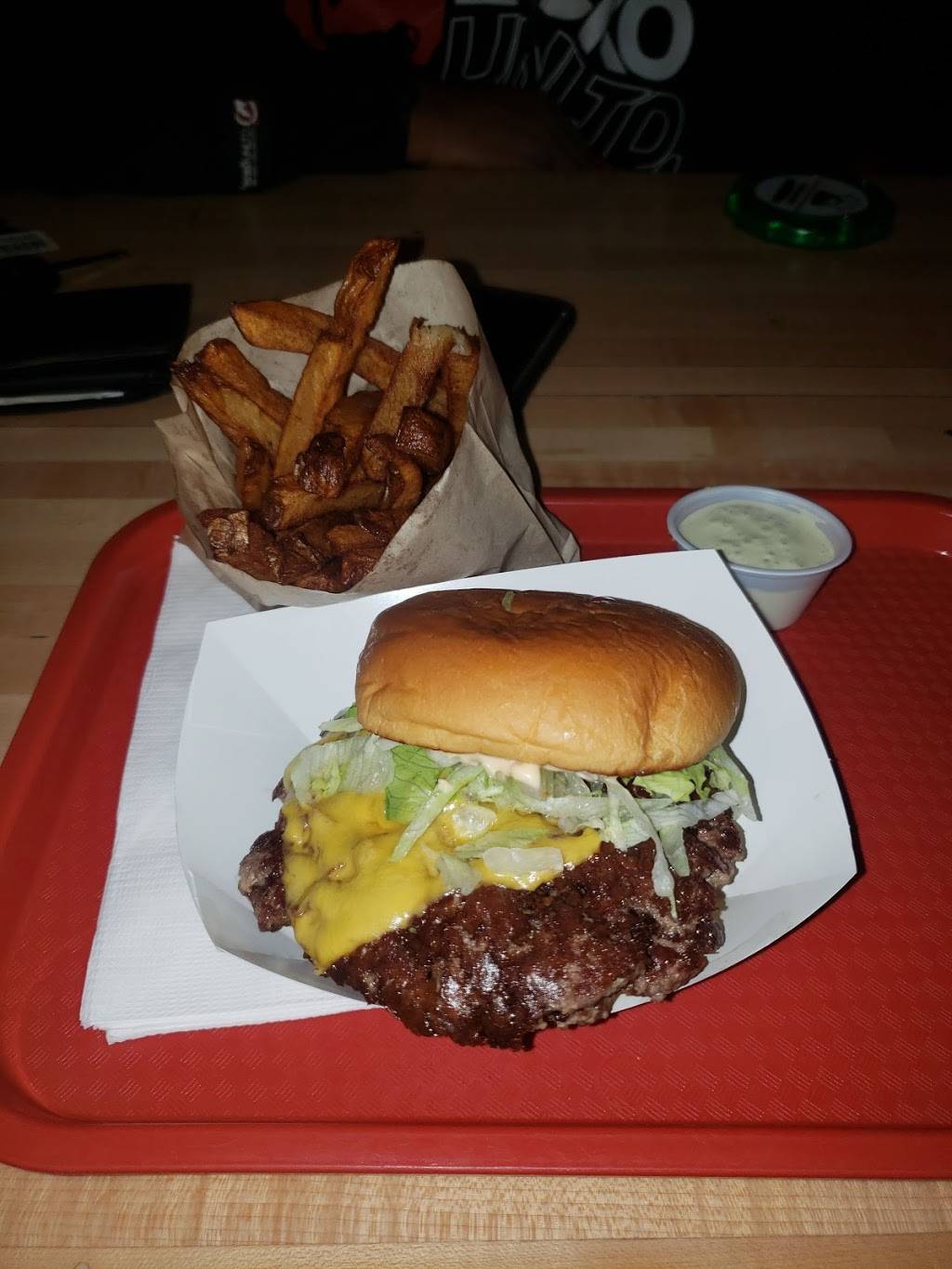 Prestons: A Burger Joint | restaurant | 668 Grandview Ave, Columbus, OH 43215, USA | 6143971592 OR +1 614-397-1592