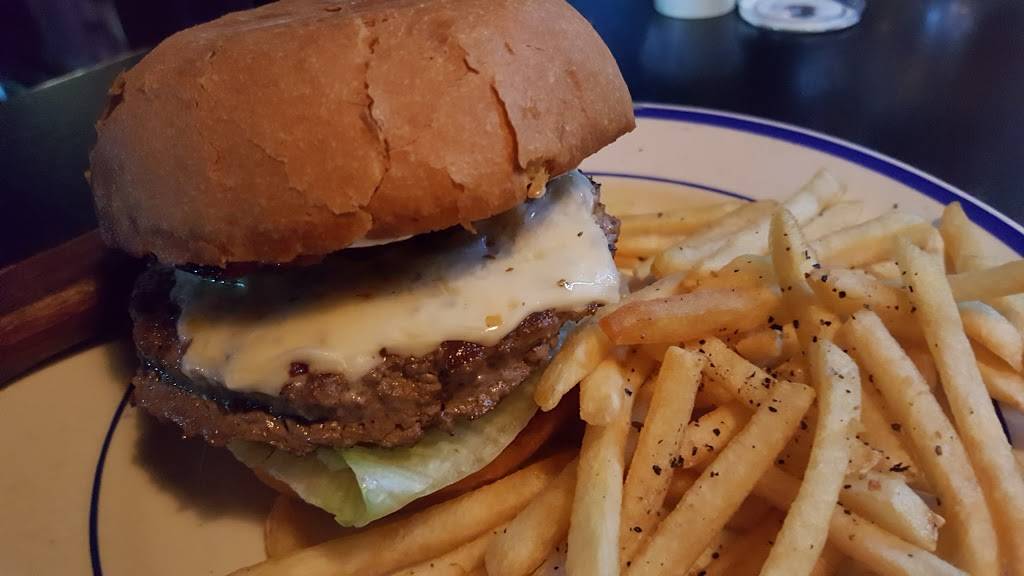 The Park Bar & Grill | restaurant | 2007 W Burbank Blvd, Burbank, CA 91506, USA | 8185576561 OR +1 818-557-6561